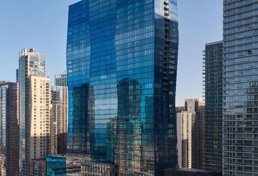 キングサイズベッドのデラックスルーム, Sheraton Grand Chicago Riverwalk