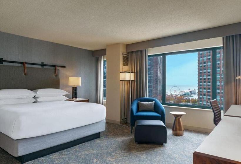 キングサイズベッドのスタンダードルーム, Sheraton Grand Chicago Riverwalk