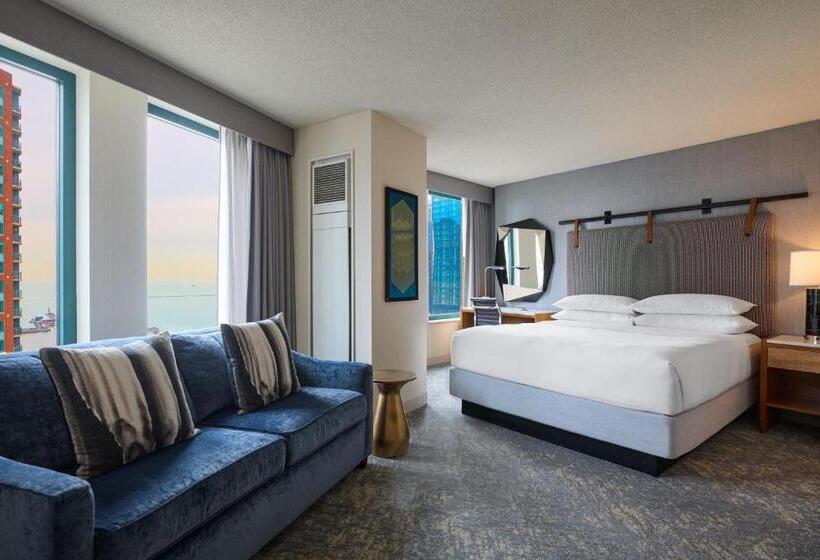 キングサイズベッドのクラブルーム, Sheraton Grand Chicago Riverwalk