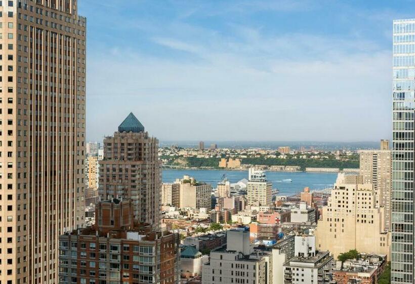 اتاق سوپریور با چشم‌انداز رودخانه, M Social Hotel Times Square New York