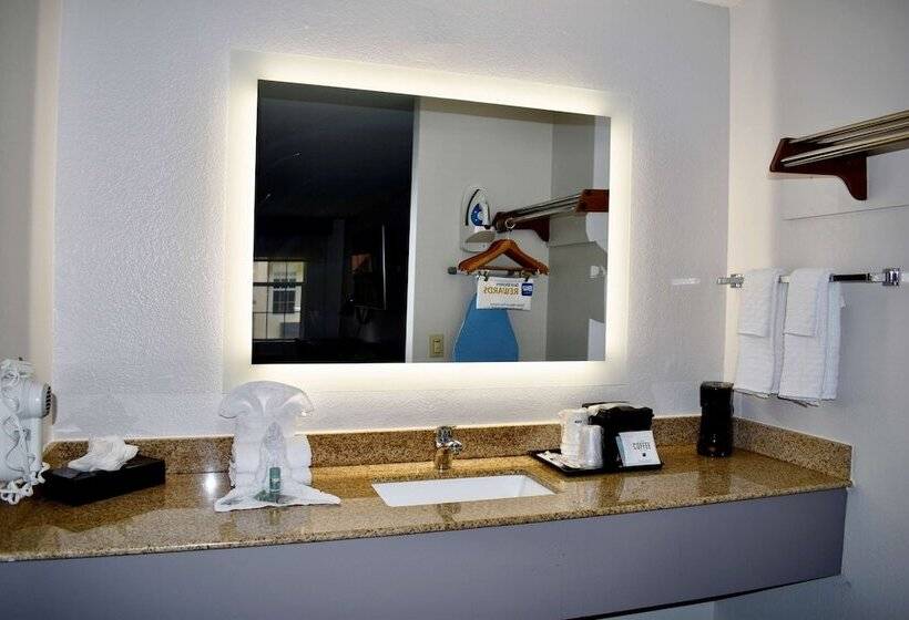 Номер Стандарт 2 Двуспальные Кровати, Best Western Marina State Beach