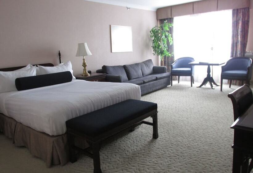 Номер Executive, The Fredericton Inn