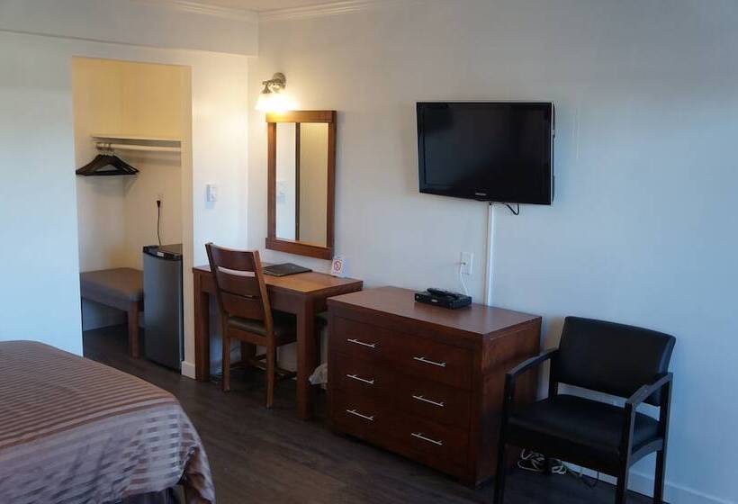 Номер Стандарт 2 Двуспальные Кровати, Westward Inn & Suites