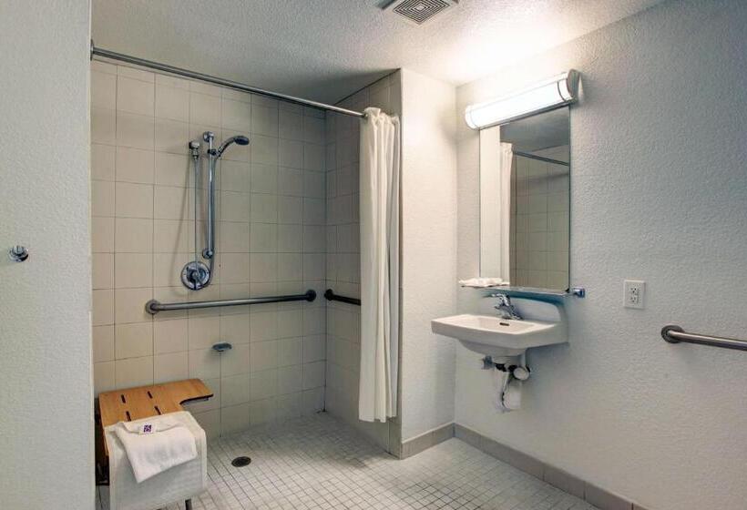 장애인을 위한 스탠다드 룸, Motel 6santa Ana, Ca  Irvine  Orange County Airport