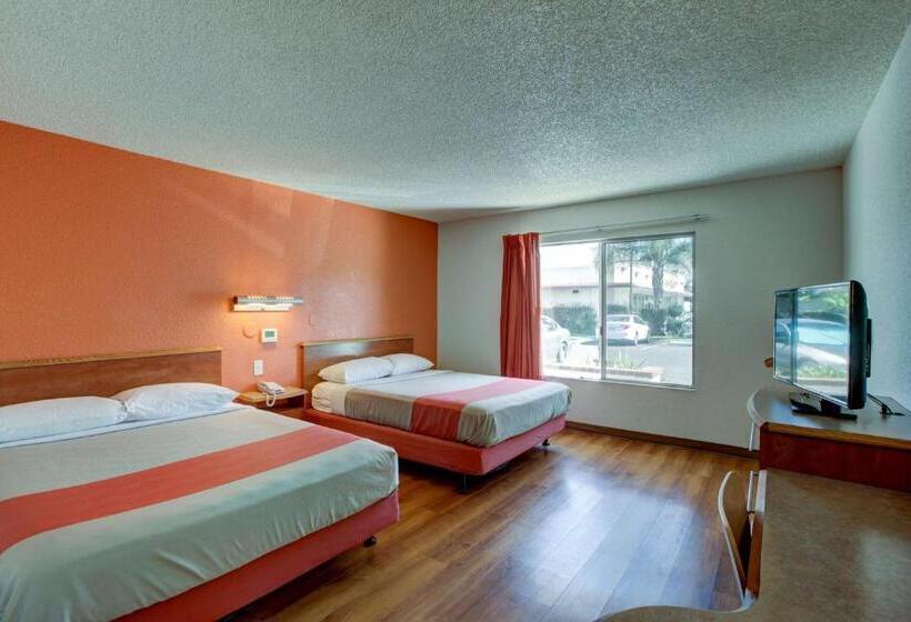 프리미엄 4인룸, Motel 6santa Ana, Ca  Irvine  Orange County Airport