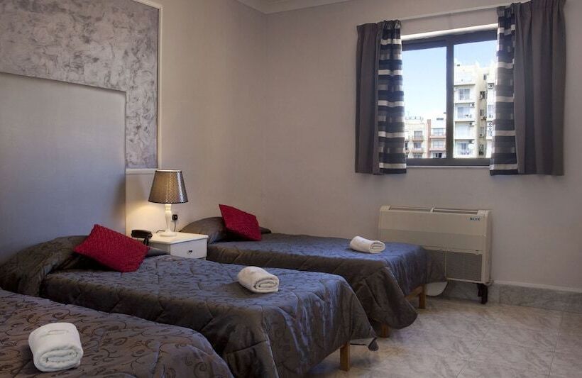 اتاق استاندارد چهار تخته, Sliema Marina