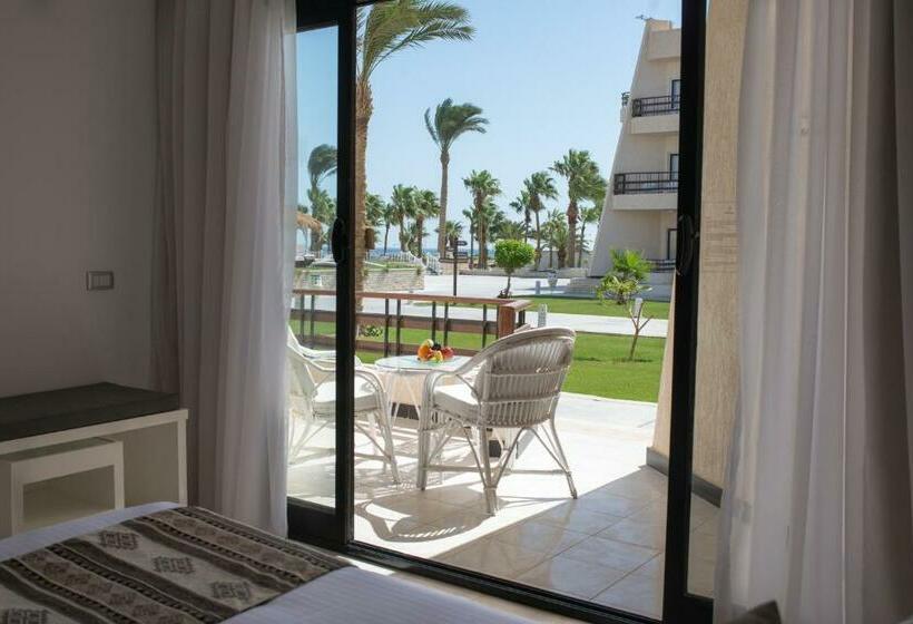 اتاق استاندارد سه نفره, Meraki Resort  Adults Only