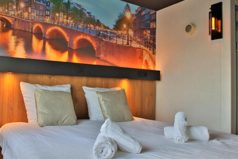 Standard Room, Botel