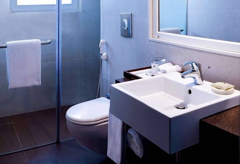 Номер Deluxe, Grand Mercure Vadodara Surya Palace