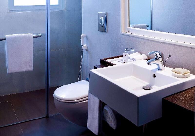 Номер Deluxe, Grand Mercure Vadodara Surya Palace