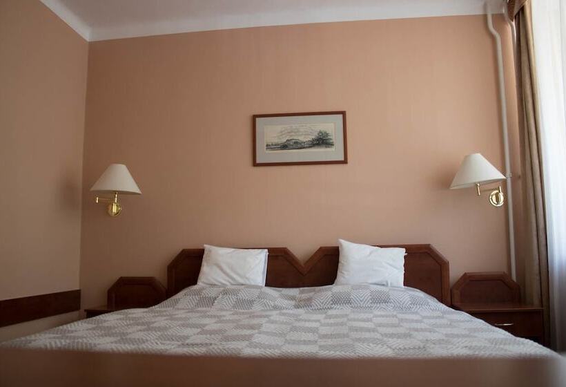 Номер Комфорт, Komfort Hotel Platán
