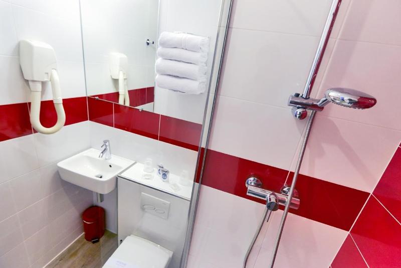 اتاق استاندارد, Kyriad Paris 10   Canal Saint Martin   République