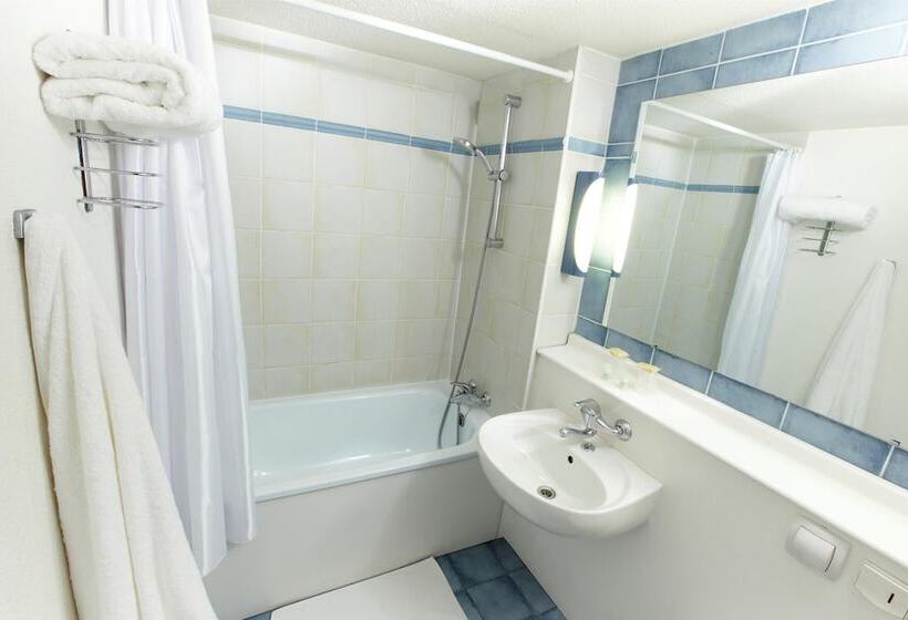 Номер Стандарт Двуспальная Кровать, Kyriad Le Blanc Mesnil