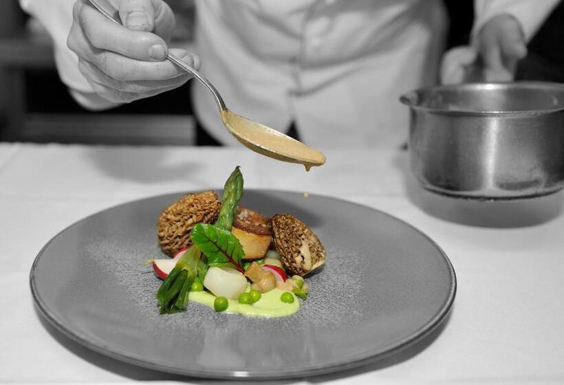 Номер Стандарт, Logis Hôtel Restaurant Le Medicis