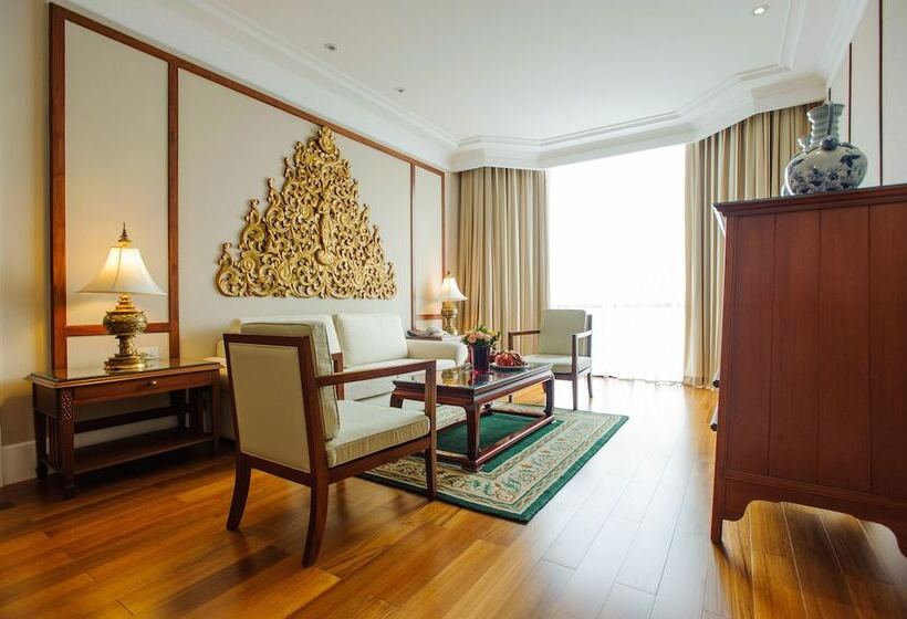 سوییت اجرایی, The Empress Hotel   Sha Extra Plus