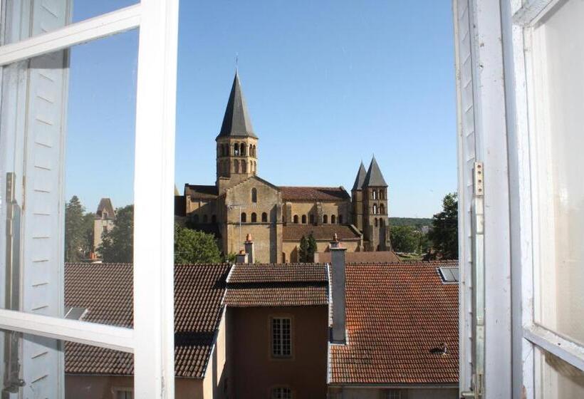 Номер Стандарт, De La Basilique