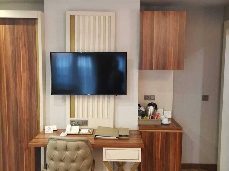 سوییت سوپریور با چشم‌انداز دریا, Golden Royal Hotel & Spa