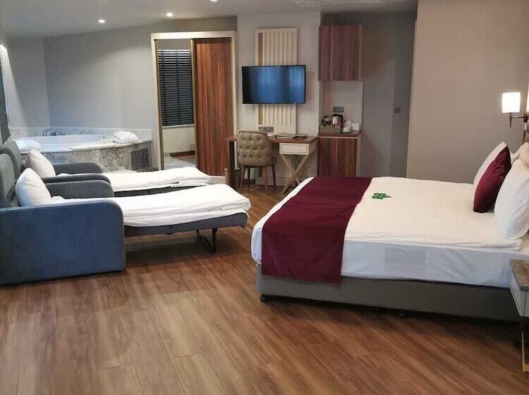 سوییت سوپریور با چشم‌انداز دریا, Golden Royal Hotel & Spa