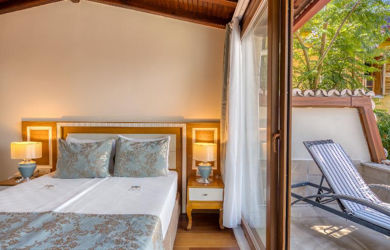 اتاق خانوادگی, Dögan