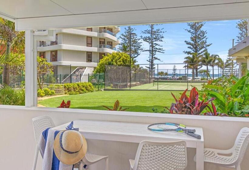 Апартаменты 2 спальни Вид на Сад, Burleigh Beach Tower