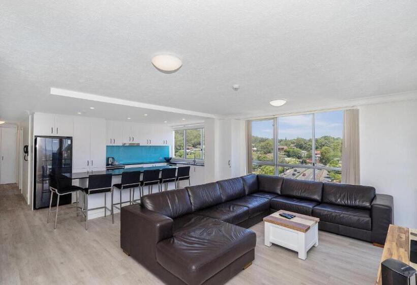 Superior 2-bedroom flat with sea view, Burleigh Beach Tower