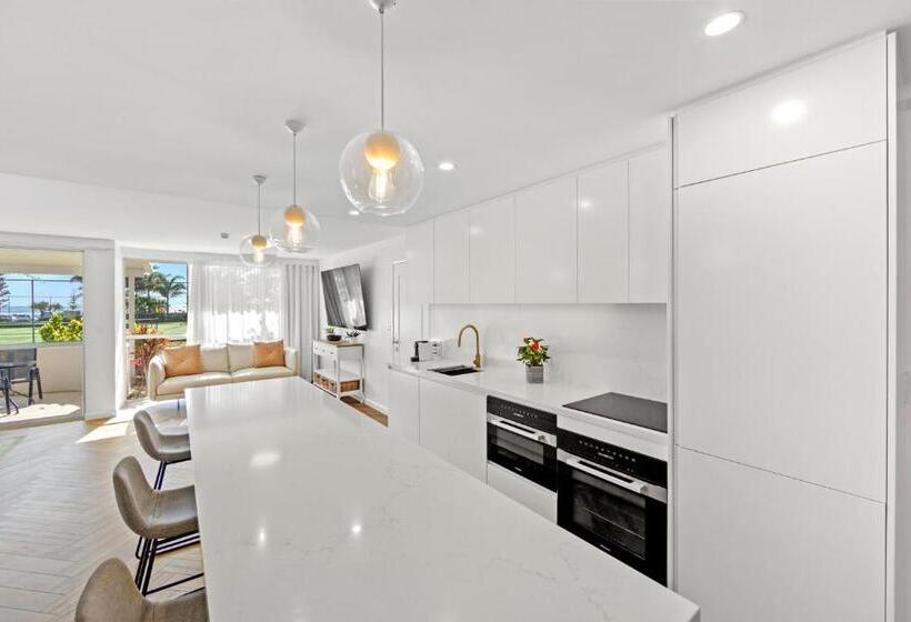 Апартаменты Superior 2 Спальни, Burleigh Beach Tower