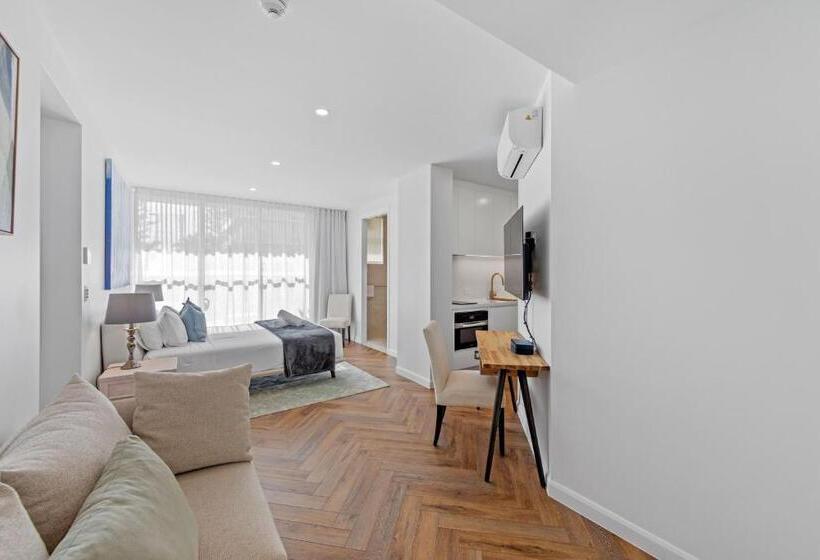 Апартаменты Superior 3 Спальни, Burleigh Beach Tower