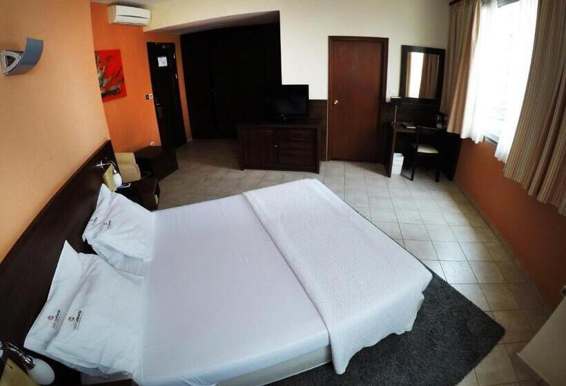 اتاق کلاسیک یک تخته, Continental Luanda