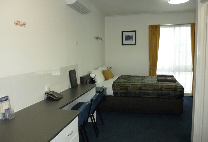 패밀리 룸, Otway Gate Motel