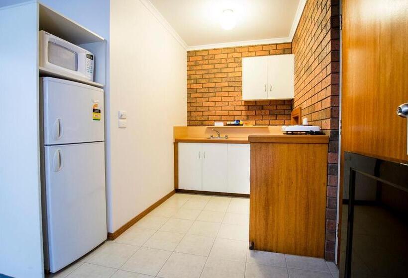 Люкс Семейный 2 Спальни, Sportslander Motor Inn