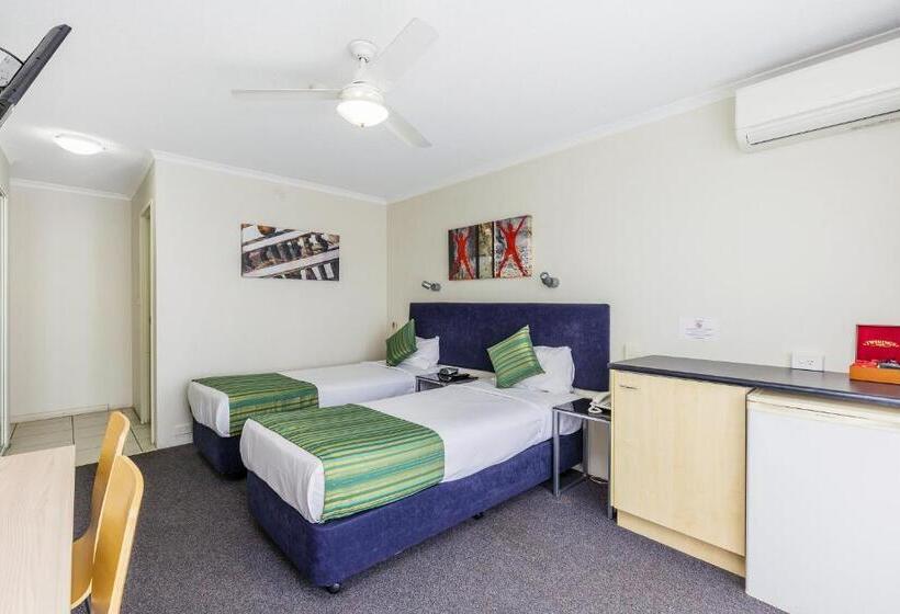 Номер Стандарт с Балконом, The Wellington Apartment