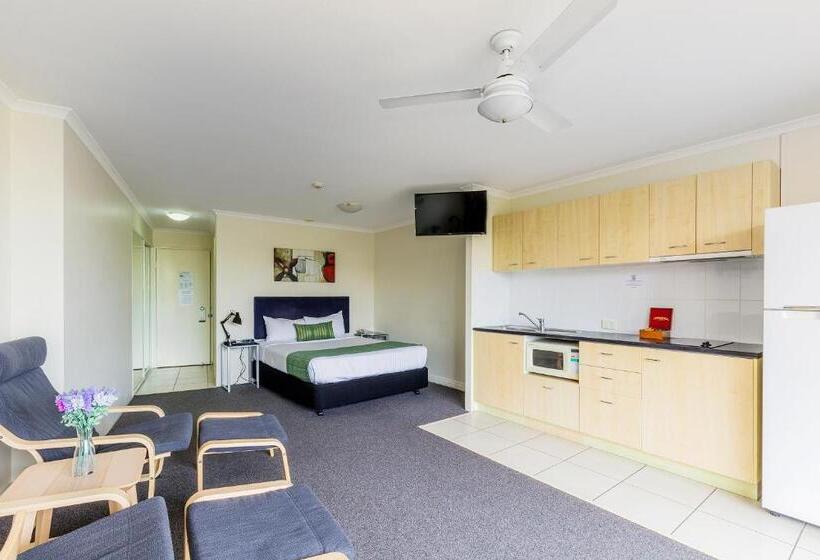 Студио Стандарт с Балконом, The Wellington Apartment