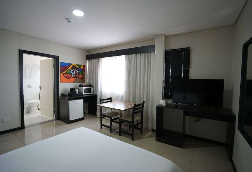 디럭스 룸, Wyndham Golden Foz Suites