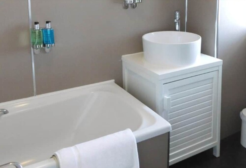 Номер Стандарт Вид на Море, Cullen Bay Hotel