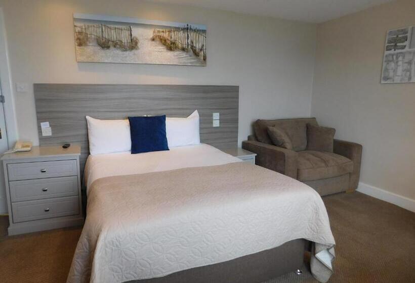 Номер Deluxe, Cullen Bay Hotel