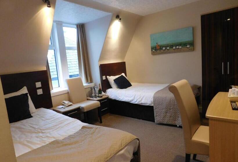 Номер Стандарт, Cullen Bay Hotel