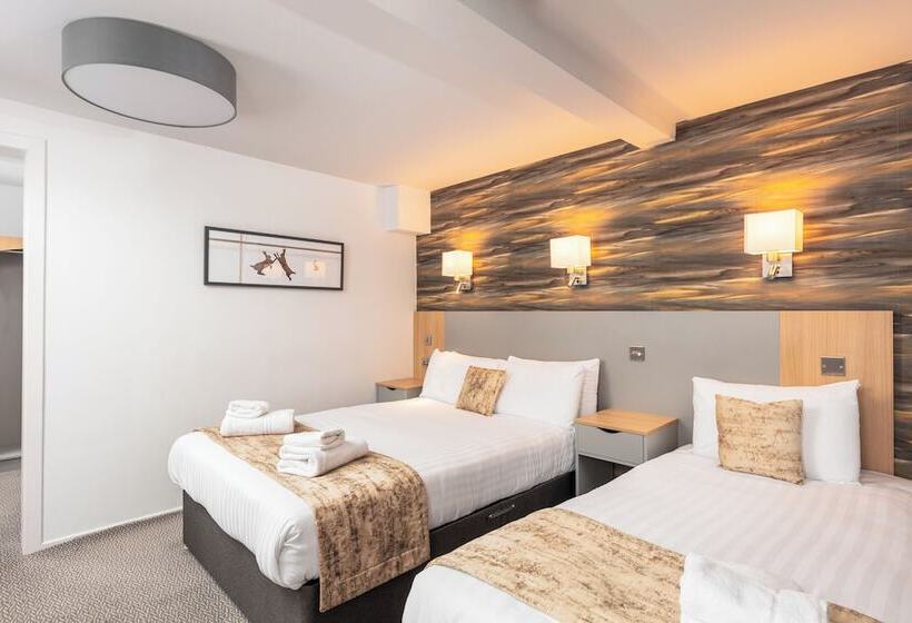 Номер Стандарт Трехместный, Caledonian Hotel  A Bespoke Hotel’