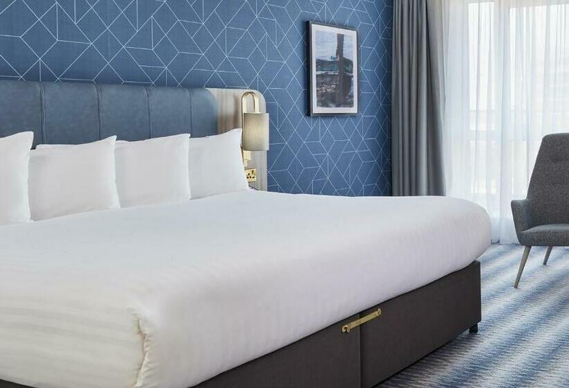 Полулюкс, Leonardo Royal Southampton Grand Harbour