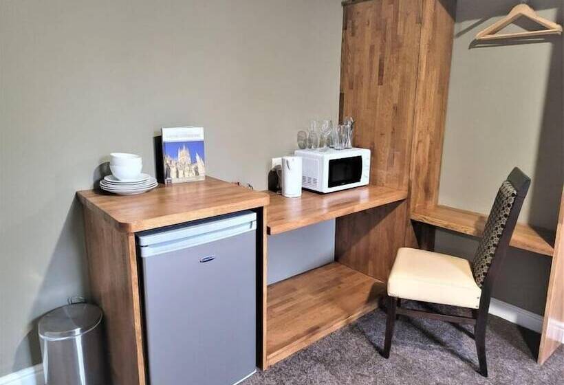 اتاق استاندارد, New County Hotel & Serviced Apartments By Roomsbooked