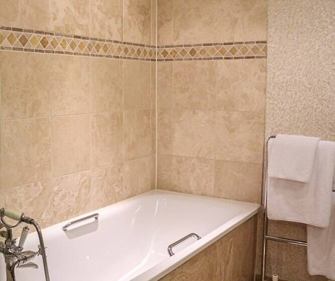 Люкс, Langshott Manor   Luxury Hotel Gatwick