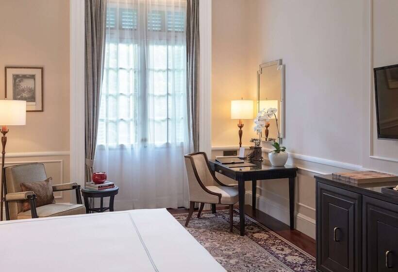 스탠다드 룸 더블 침대, Raffles Hotel Le Royal