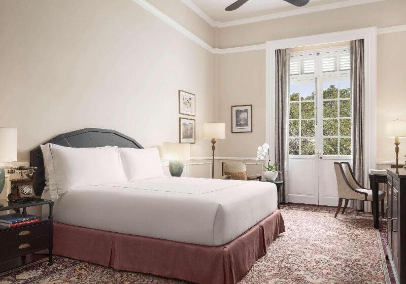 스탠다드 룸 킹사이즈 침대, Raffles Hotel Le Royal