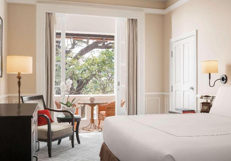 이그제큐티브 스위트 킹침대, Raffles Hotel Le Royal