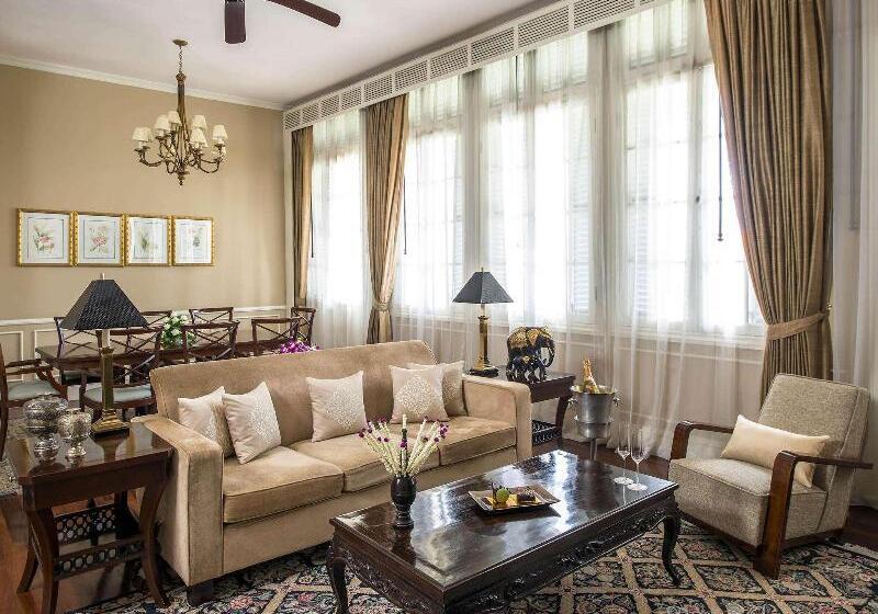 이그제큐티브 스위트 킹침대, Raffles Hotel Le Royal