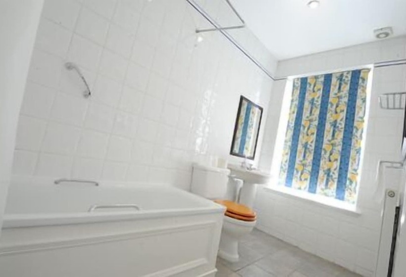 Семейный Номер, Talbot Hotel