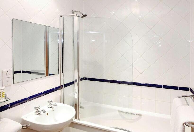 Номер Basic, The Royal Hotel Hull