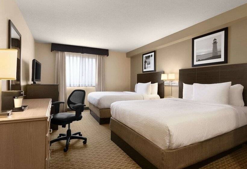 Люкс, Travelodge Suites By Wyndham Moncton
