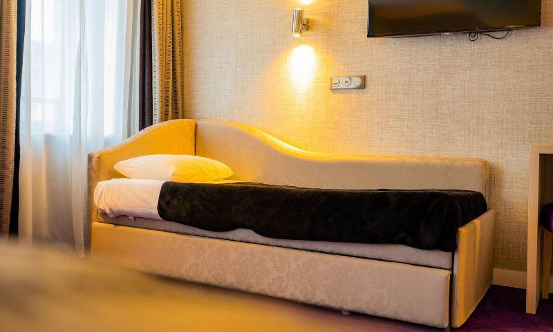 Полулюкс, Churchill Hotel Bayeux Centre