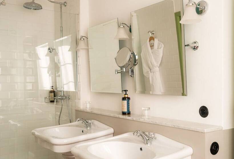 Полулюкс, Demeure Castel Brando Hôtel & Spa