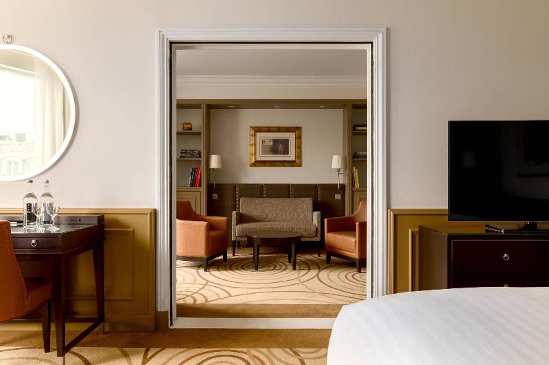 سوئیت با تخت بزرگ, Paris Marriott Champs Elysees